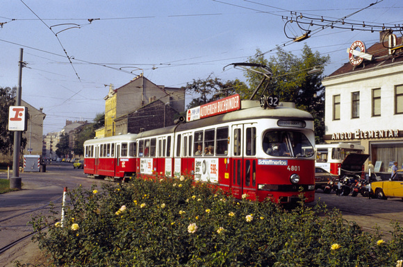 E1 4801+c2 1074 - Franz Jonas Platz - 04-09-1982