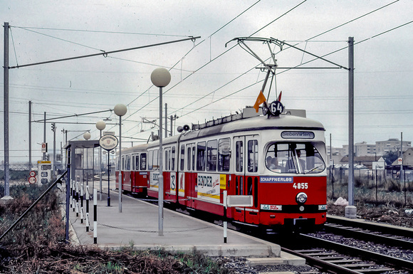 E1 4855+c4 1372 - Erlaaer Straße - 18-09-1981